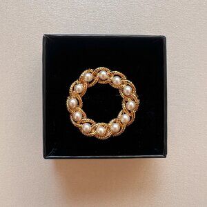 Vintage 14k Golf Foil Twisted around Pearls Wreath Brooch with Bar Clasp Premco